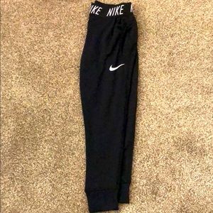 nike dri-fit capri length joggers size: XS